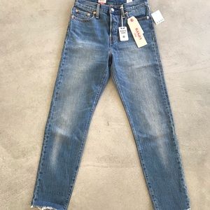 Levi’s wedgie jeans tapered leg- sz 25 NWT!
